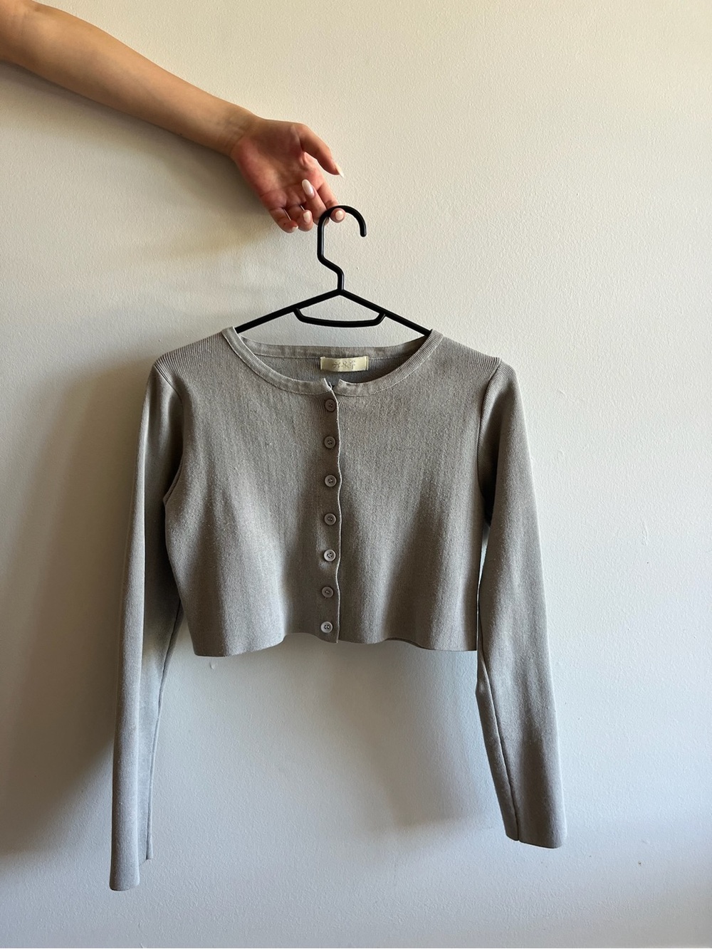 Cropped Long Sleeve Button Cardigan in grey